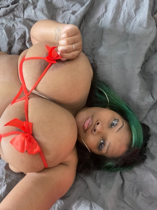 I wish you were unwrapping me https://t.co/x31vZvx7tq