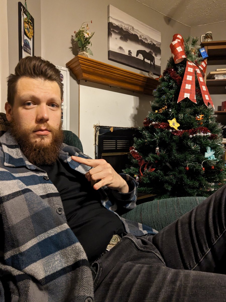 SuNBuRSt_JAg's tweet photo. Merry #hasmas to all. I hope Kaya Clause brought everyone what they asked for #Hastwtselfieday #hasantwtselfieday https://t.co/WSAzu5as10