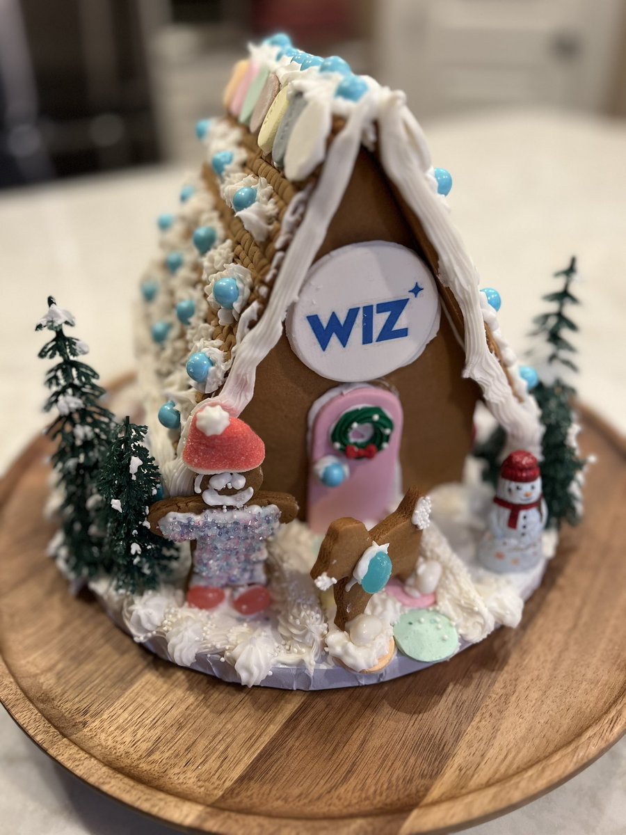 jason_cornell1's tweet photo. Great idea by @Wiz_io for the gingerbread house.  Kids loved putting this together.  #WizGingerBread https://t.co/LQyErysaJV