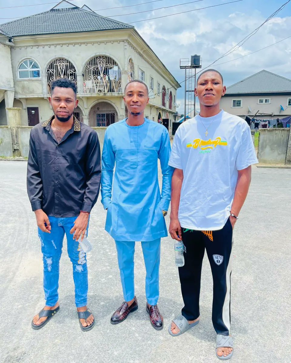 Vil_tha_saint's tweet photo. It's bin a long ride and it wasn't always smooth as you think but it was all on God 🙏🏿
#alamdulillah
#ogheneisfullyinvolved
#2023slide
#teamsaint
#mbg
#boss https://t.co/V9gqSn3DJx