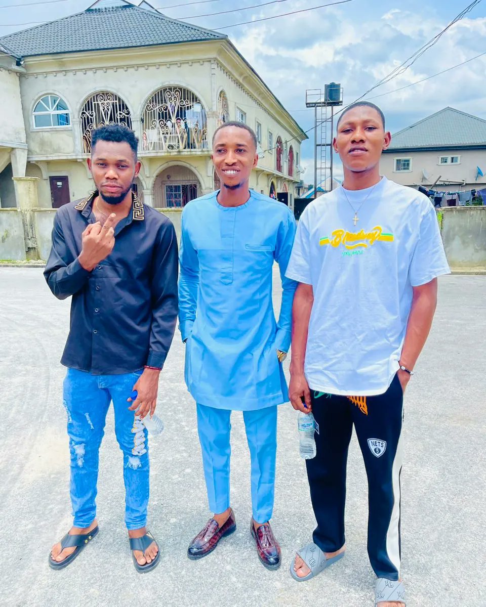 Vil_tha_saint's tweet photo. It's bin a long ride and it wasn't always smooth as you think but it was all on God 🙏🏿
#alamdulillah
#ogheneisfullyinvolved
#2023slide
#teamsaint
#mbg
#boss https://t.co/V9gqSn3DJx