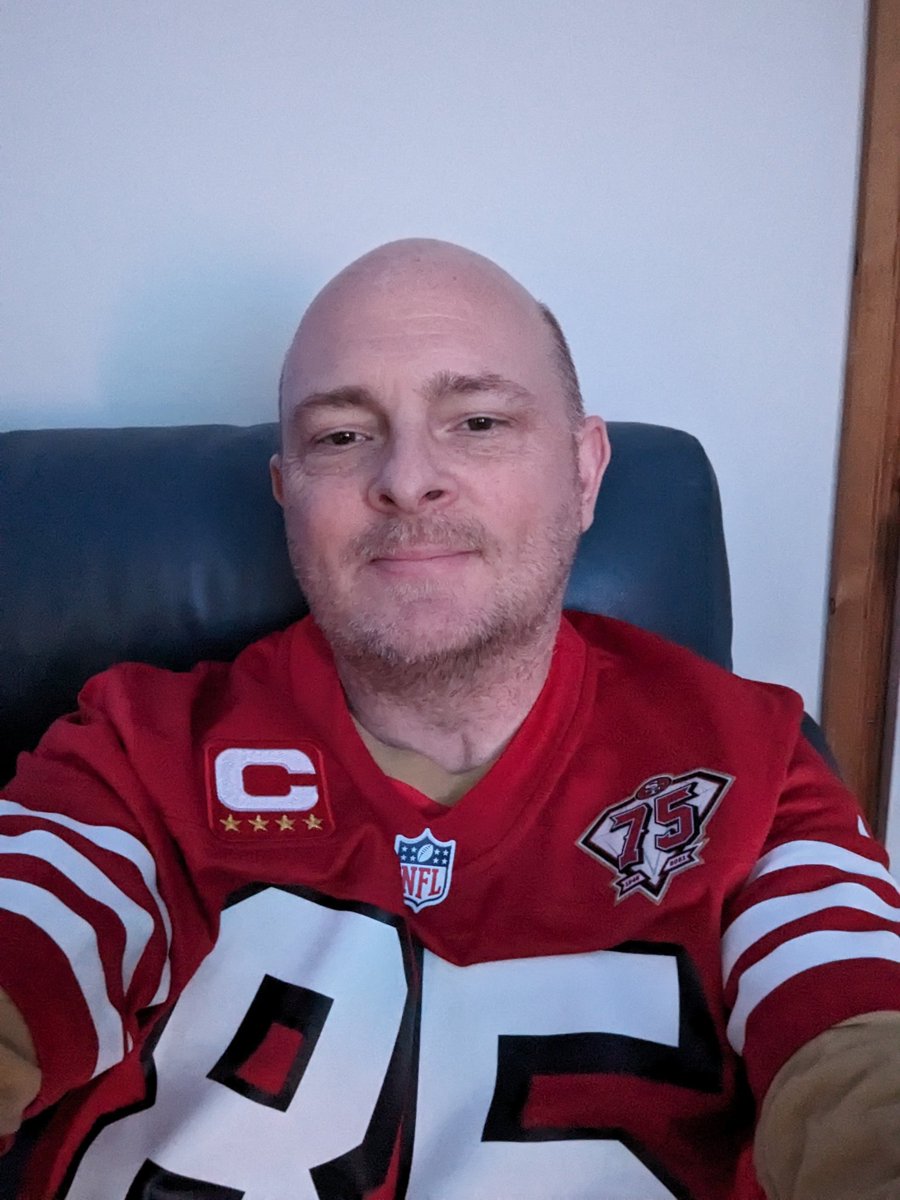 wayne49er's tweet photo. @NFLUK #nflon5 #49erfaithfuluk 
Representing from Emsworth @49erFaithfulUK https://t.co/aoKiF2oH11