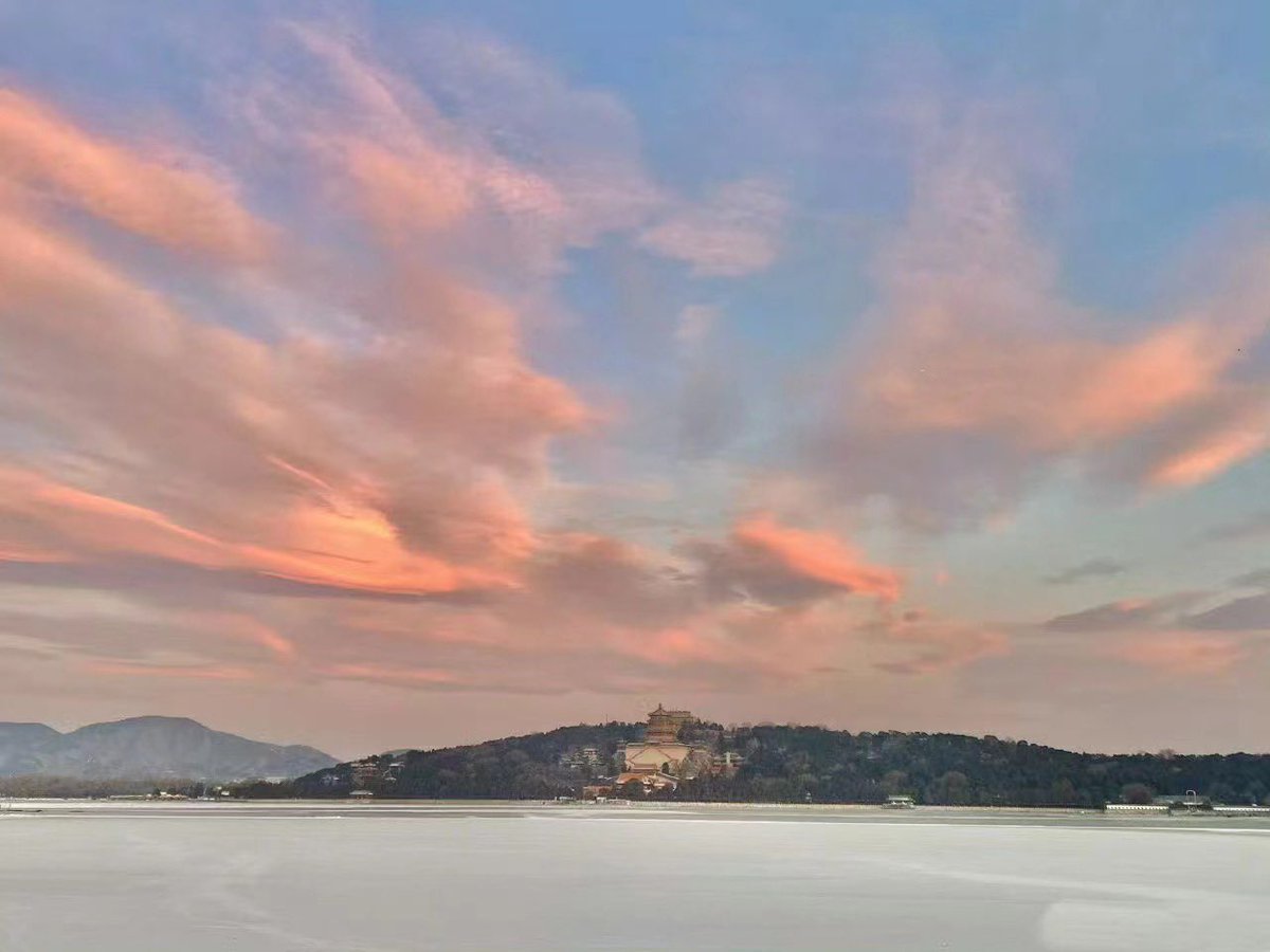 颐和园的朝霞好美