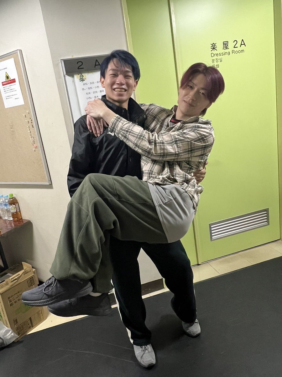 BlueTokyo's tweet image. 貞松・浜田バレエ団主催 大石裕香氏演出 
「くるみ割り人形と秘密の花園」に大舌恭平が出演いたしました。
素晴らしい機会をくださった大石裕香さん、カンパニー、スタッフの皆様、倉敷芸術科学大学男子新体操部森外翔晏君、そして観劇いただい皆様に心から感謝申し上げます！
#男子新体操 #arigatou