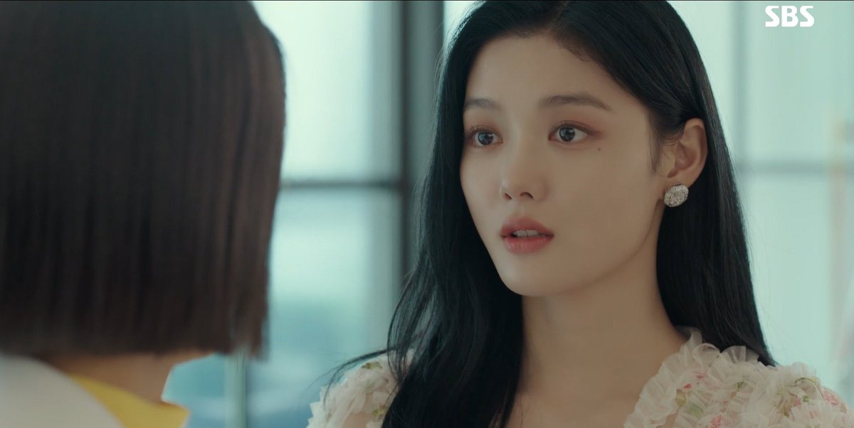 yoojungunnie's tweet photo. yoo jung’s visuals is literally the best bro https://t.co/2jE2YCEFFg