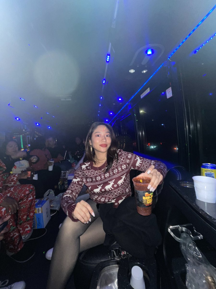 7 — Christmas outfit

Merry Christmas! 🎄

#KasagiHolidayBucketlist #Kasagi #I2W