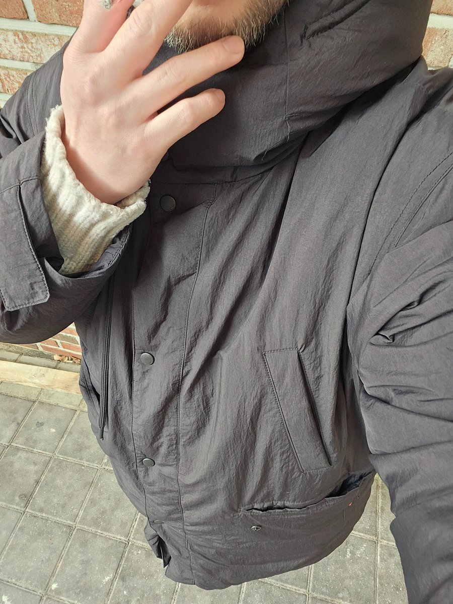 kornno8282's tweet photo. 날이 좀 풀렸고만
#뉴에라 #피어오브갓 #에센셜 #에센셜후드 #커스텀멜로우 #커스텀멜로우패딩 #겐조 #newera #fearofgod #essentials #essentialshoodie #kenzo #custommellow https://t.co/cDv48maHgG