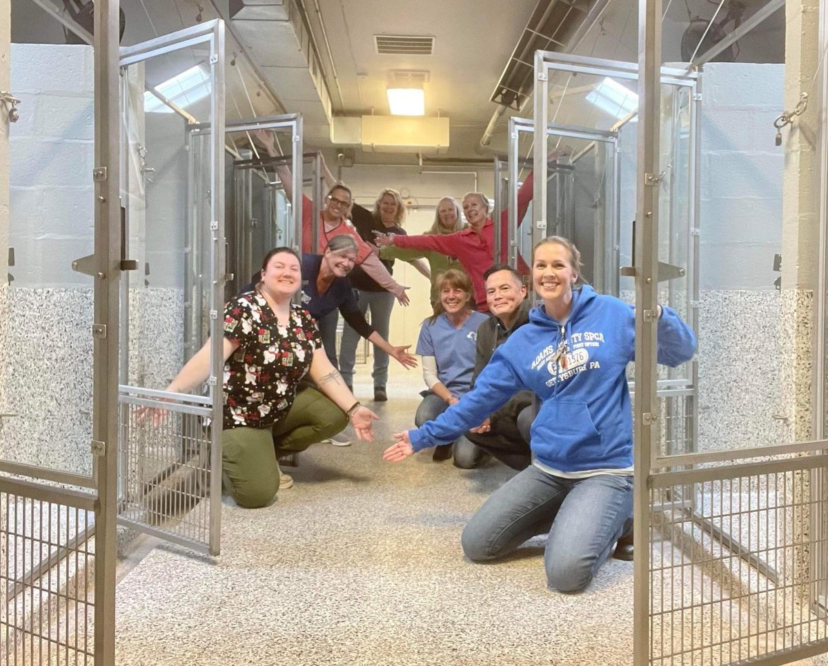 thehappydog_'s tweet photo. For the first time in 47 years, the Adams County SPCA in Pennsylvania is completely empty. All of their dogs got adopted. 14/10 for everyone ❤️ https://t.co/0fJrhbwlJZ