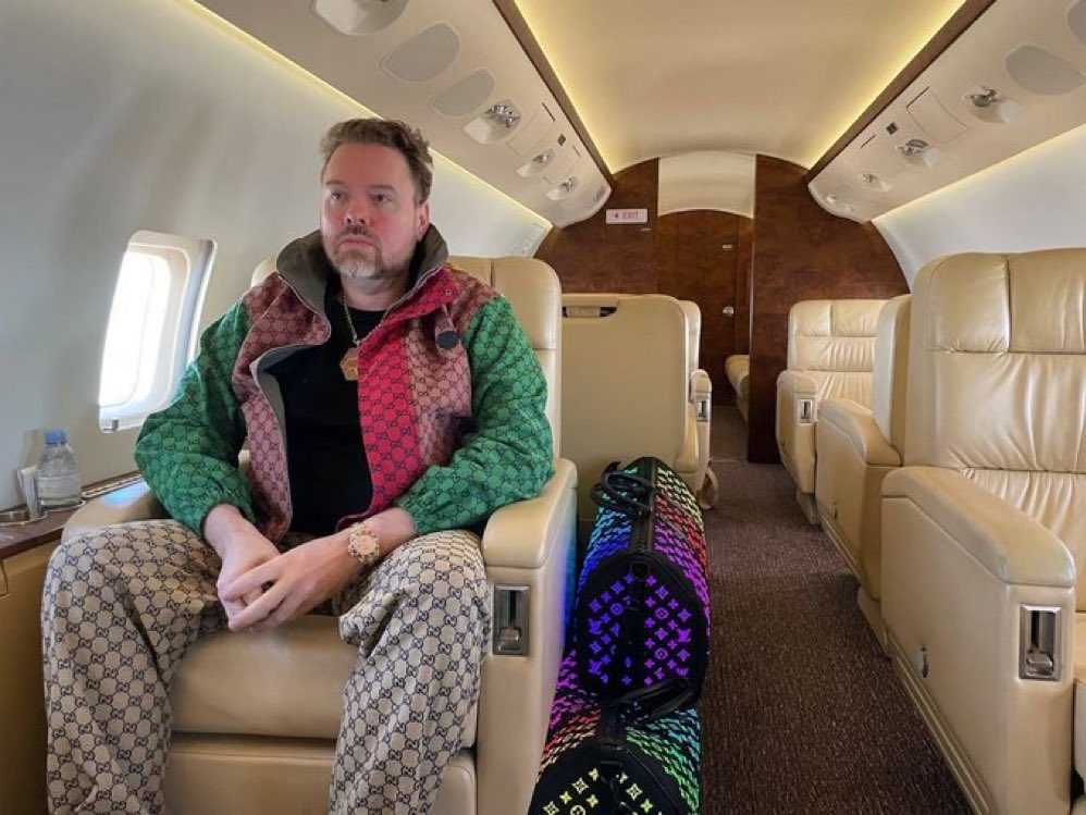 HungStriker's tweet image. If your crypto founder looks like this, you’re poor

#exitliquidity