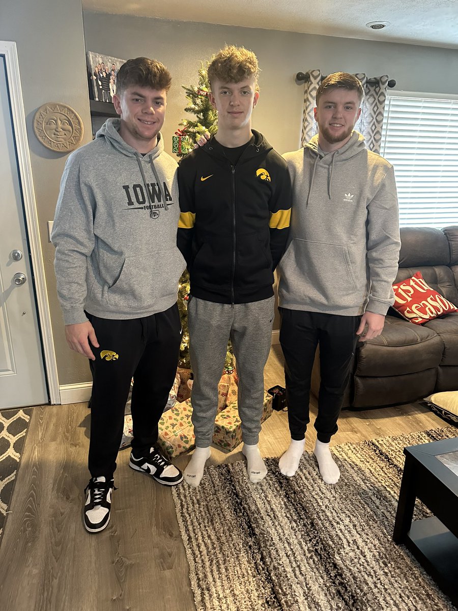kdejean's tweet photo. Christmas 2023 🎅🏻🎄= success ❤️ loved having all the boys together even if it was for a short time!!! @cdejean23 @bdejean2313 @Jaxxdejean35 https://t.co/humNMdE9vw