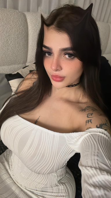 Me gustas 😈💋 https://t.co/vOw8ohwocP