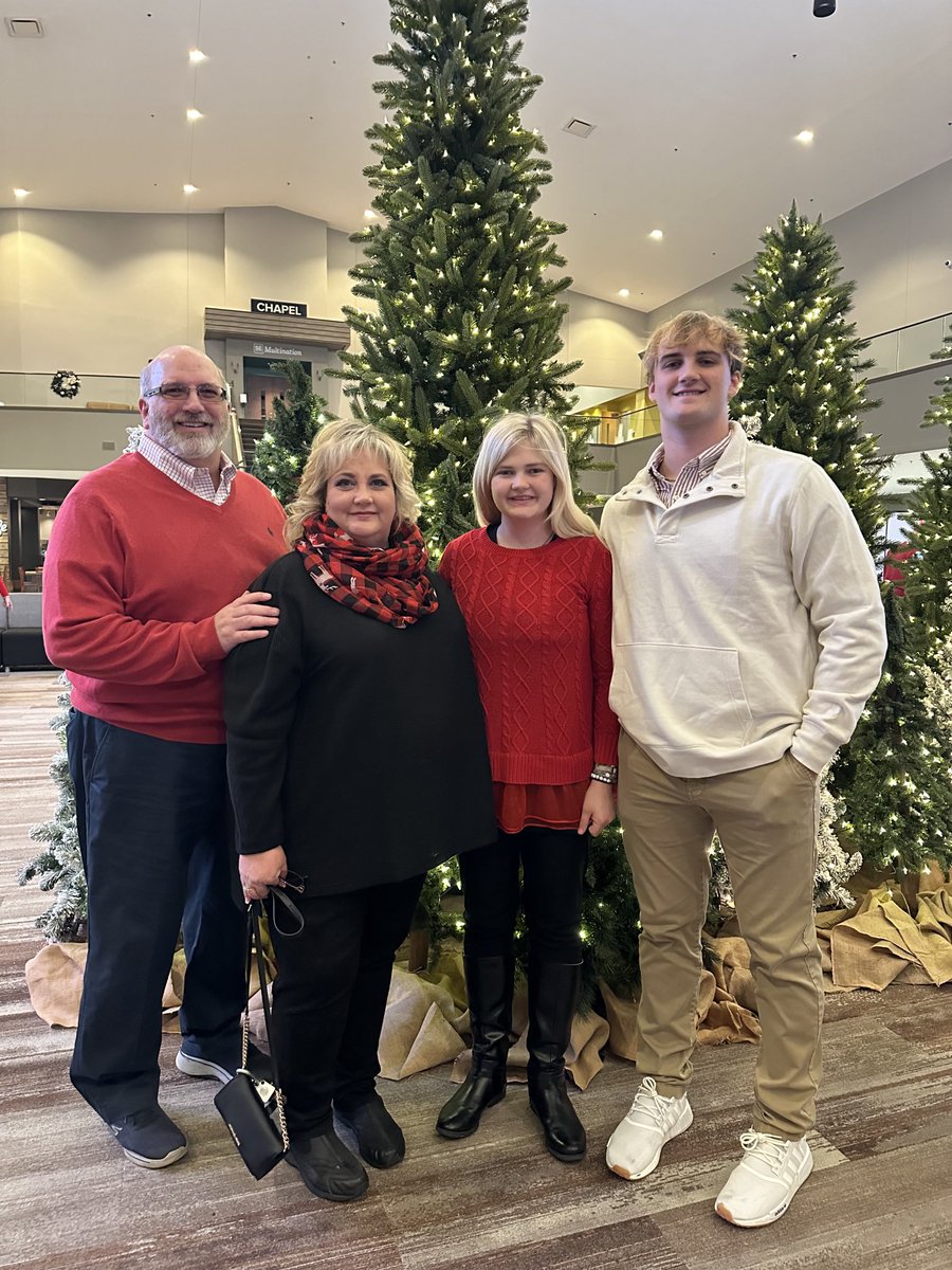 Connor Franklin (@c_franklin2024) on Twitter photo Delivering Food and presents to the frontline heroes at U of L hospital!Merry Christmas!🎄<a href="/UofLHealth/">UofL Health</a> Delivering Food and presents to the frontline heroes at U of L hospital!Merry Christmas!🎄<a href="/UofLHealth/">UofL Health</a>