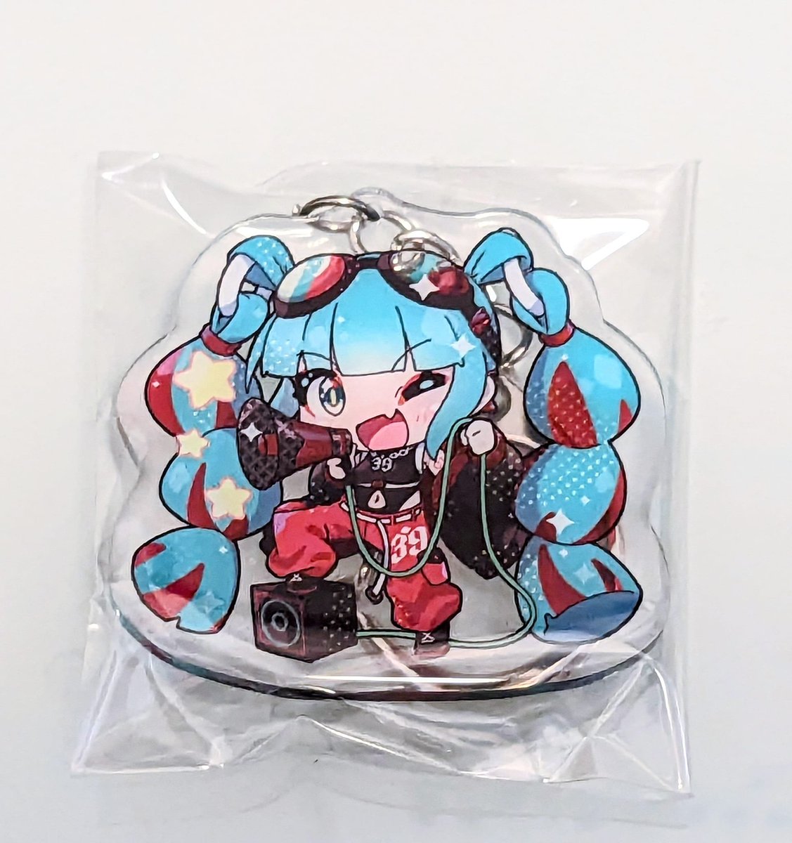 初音ミク「C103  12/30(土) 東タ06b冬コミで頒布するアクリルスタンド2種類 」|風船猫のイラスト