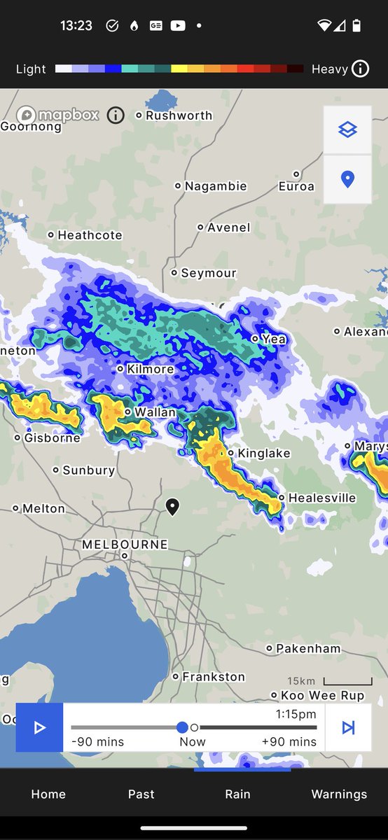 Heads up #Melbourne. This is heading our way. BOM has a #StormWarning on it.