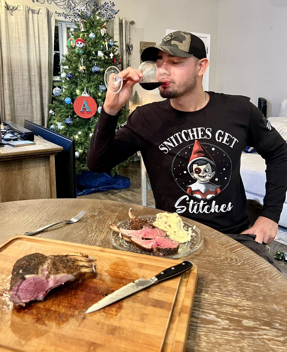 adon7X's tweet photo. how's my lamb @ChefGruel ?
--
seasoned with Camo from @jesspryles Hardcore Carnivore seasonings 🔥
--
attire by @warrior_xii 🎅
--
#PinkieUp 🍷 https://t.co/1y9qj0iVxU