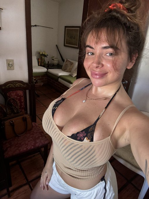 1 pic. Christmas Day in Brazil 🇧🇷🎄🎁 https://t.co/H4pl8LIxCO