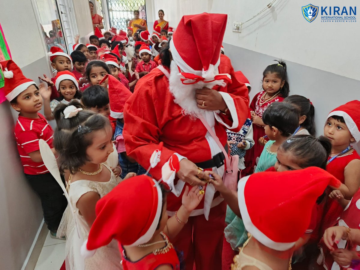 KIRAN_INTSCHOOL's tweet image. KIS preprimary wing celebrated a festive day with young #Kiranites dressed in red/white and Santa costumes, dancing joyfully to holiday tunes.The surprise visit of Santa and a skit by PP2 children added to the excitement, creating a day filled with festive vibes.
#christmas #CBSE
