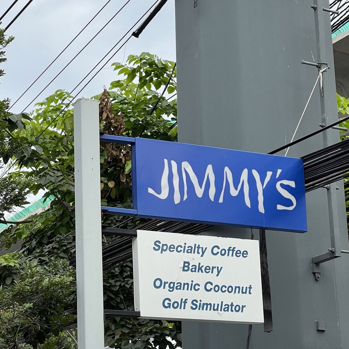 ReviewKengg's tweet photo. Coffee knows how to heal my loneliness ☕️✨
Jimmy's Cafe  ถนน พระราม2 ระหว่างซอย 30 กับ 32
📍 https://t.co/LlWkCsVTAQ
⏱︎ : ปิดวันศุกร์  8:00 - 17.00 น.
#คาเฟ่พระราม2 #Cafehopping #caferama2 #cafehopping #รีวิวคาเฟ่ #reviewcafe #คาเฟ่กรุงเทพ #jimmyscafe https://t.co/qrrPNlep6R