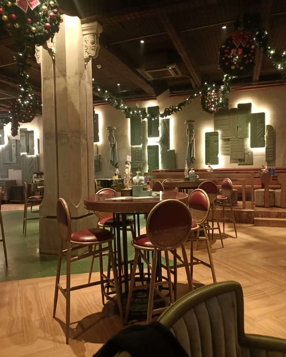 bookish_misha's tweet photo. Christmas highlights🌲 https://t.co/295pUy2HLj