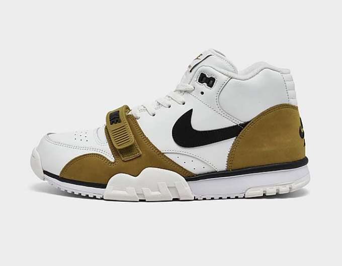 SNKR_TWITR tweet media