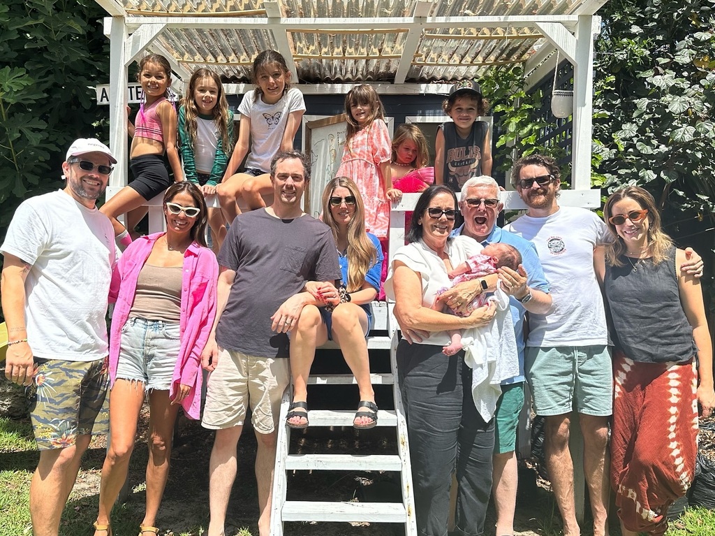 All the fam x  Happy Boxing Day instagr.am/p/C1TNh5nPydh/