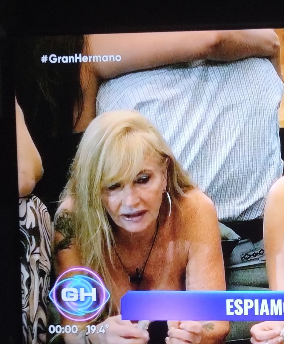 fernandoemnu3l's tweet photo. Esta conchuda se metió con silvina luna, No perdono ni olvido saquemosla a la mierda a esa vieja del orto
#GranHermano https://t.co/8swBNFUlXa
