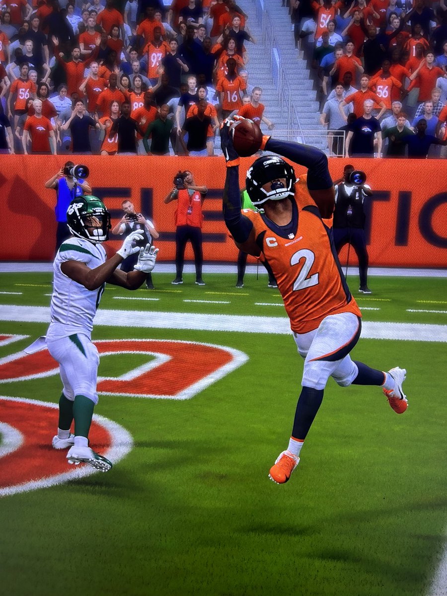 botds_224's tweet photo. #LockdownCountry Surtain game winning pick & score on 2pt conversion!! #BroncosCountry https://t.co/BV6siFQ3Fi