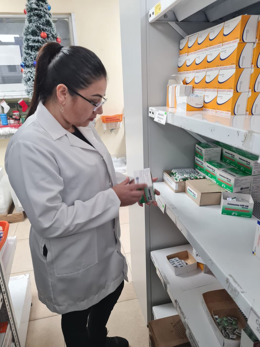 Salud_Napo's tweet photo. 1/2 #ElNuevoEcuador 🇪🇨 | En este momento la Coordinadora Zonal 2 de @Salud_Ec, @dr_maesther,  visita el @HospitalTena con el objetivo de constatar el abastecimiento de medicamentos y dispositivos médicos, que al momento es superior al 90%. https://t.co/7Yi32K5911