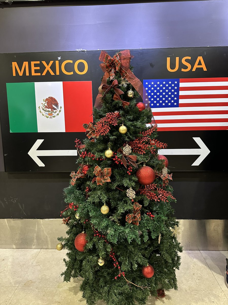 ROXSystem's tweet photo. I made it home for mama. ๐๐ผ๐ฒ๐ฝ๐บ๐ธ๐
๐ผ๐#MerryChristmas #SantaROX https://t.co/gzy7C079UQ