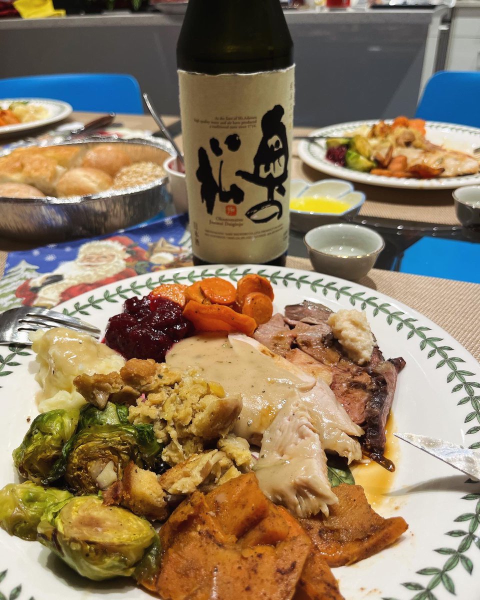 Thanks to <a href="/railtowncaters/">Railtown Catering</a> for this lovely turkey and prime rib dinner paired with @okunomatsu_sake_brewery junmai daiginjo sake #christmas #christmasdinner #turkey #primerib #food #sake #japan