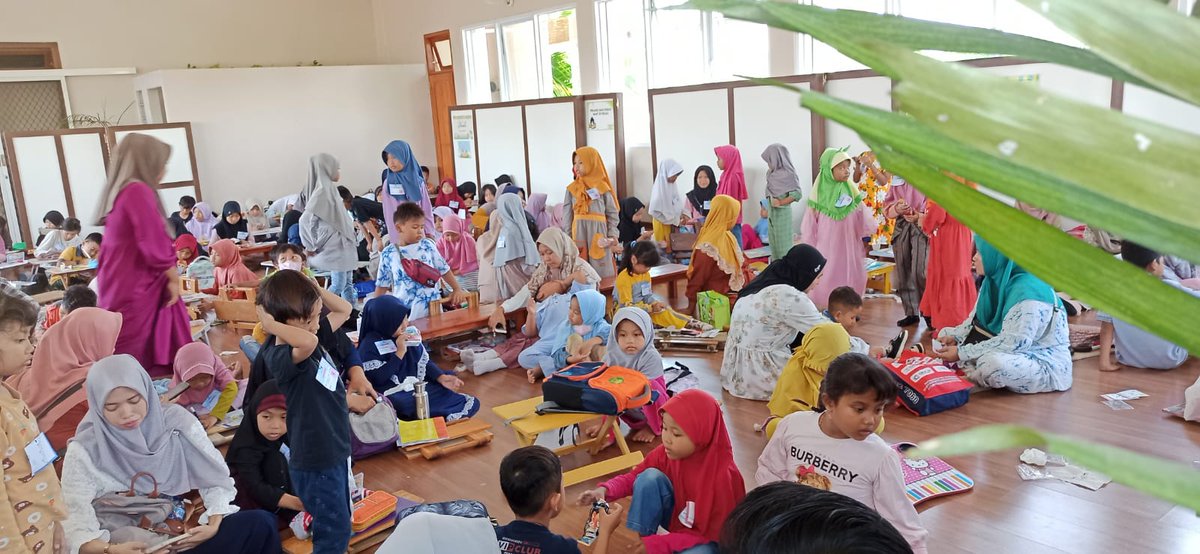 Togamas's tweet photo. Keseruan dalam gelaran Event Festival HUT-33 TOGAMAS 🥳😍:
 ---------------------‐---------------
 ➡️ *LOMBA MEWARNAI*
 _24 Desember 2023_
 Di Toko Buku Diskon TOGAMAS Bojonegoro. https://t.co/NfBkXuA6Xk
