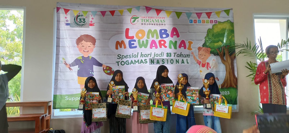 Togamas's tweet photo. Keseruan dalam gelaran Event Festival HUT-33 TOGAMAS 🥳😍:
 ---------------------‐---------------
 ➡️ *LOMBA MEWARNAI*
 _24 Desember 2023_
 Di Toko Buku Diskon TOGAMAS Bojonegoro. https://t.co/NfBkXuA6Xk