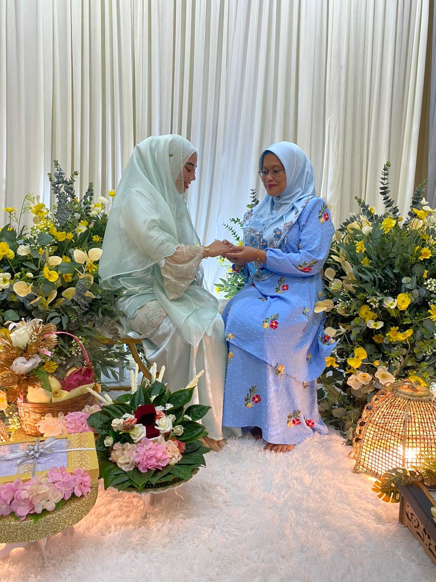 a2zrealquick's tweet photo. Alhamdulillah everything going well. 

Engagement day with @iQaNaMs 💍 2/12/2023 https://t.co/tF20wtDCzE