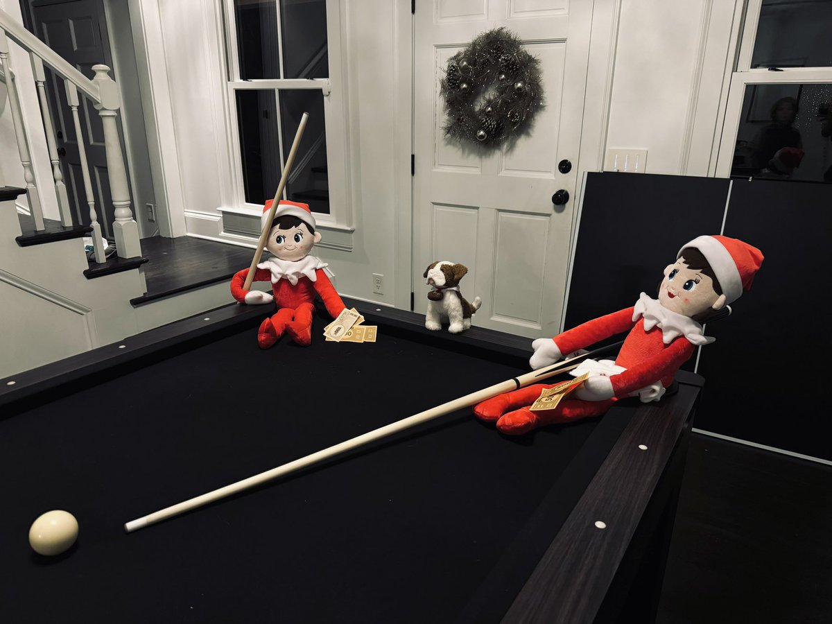 After a long day, the elves are finally taking a much needed break. 😂😂