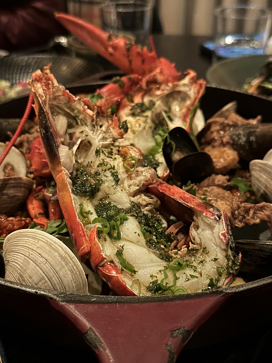 madazQta's tweet photo. Grand Lobster 📍 Hav&amp;Mar, NYC: Fishy never tasted to decadent. Had to work with my hands a bit but she was worth getting them dirty ;) https://t.co/uVSG4AM5jN
