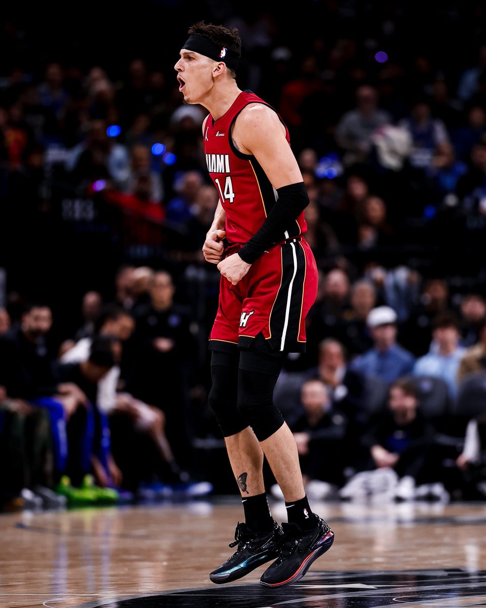 olynautas's tweet photo. Hay que hablar de Tyler Herro.

¿Son conscientes de que en un mal partido para él anotó 22 puntos, dio 5 asistencias, obtuvo 6 rebotes, hizo un robo y realizó un tapón?

Imagínense si eso fue en una mala noche, ahora piensen cuando juegue bien.

Siempre en el barco de Tyler 🫡 https://t.co/G8SnZCNdk2