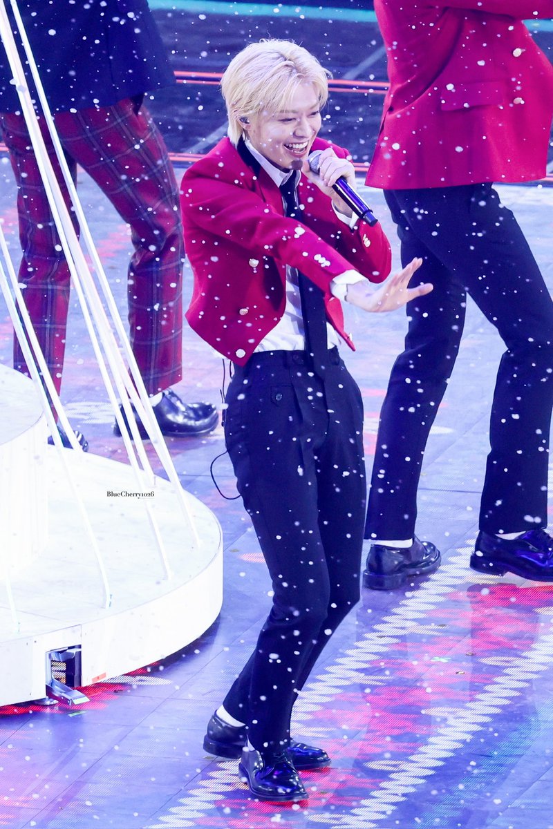 231225  HD
sbs
🥰👋🏻

#NCT #NCT127 
#YUTA #유타