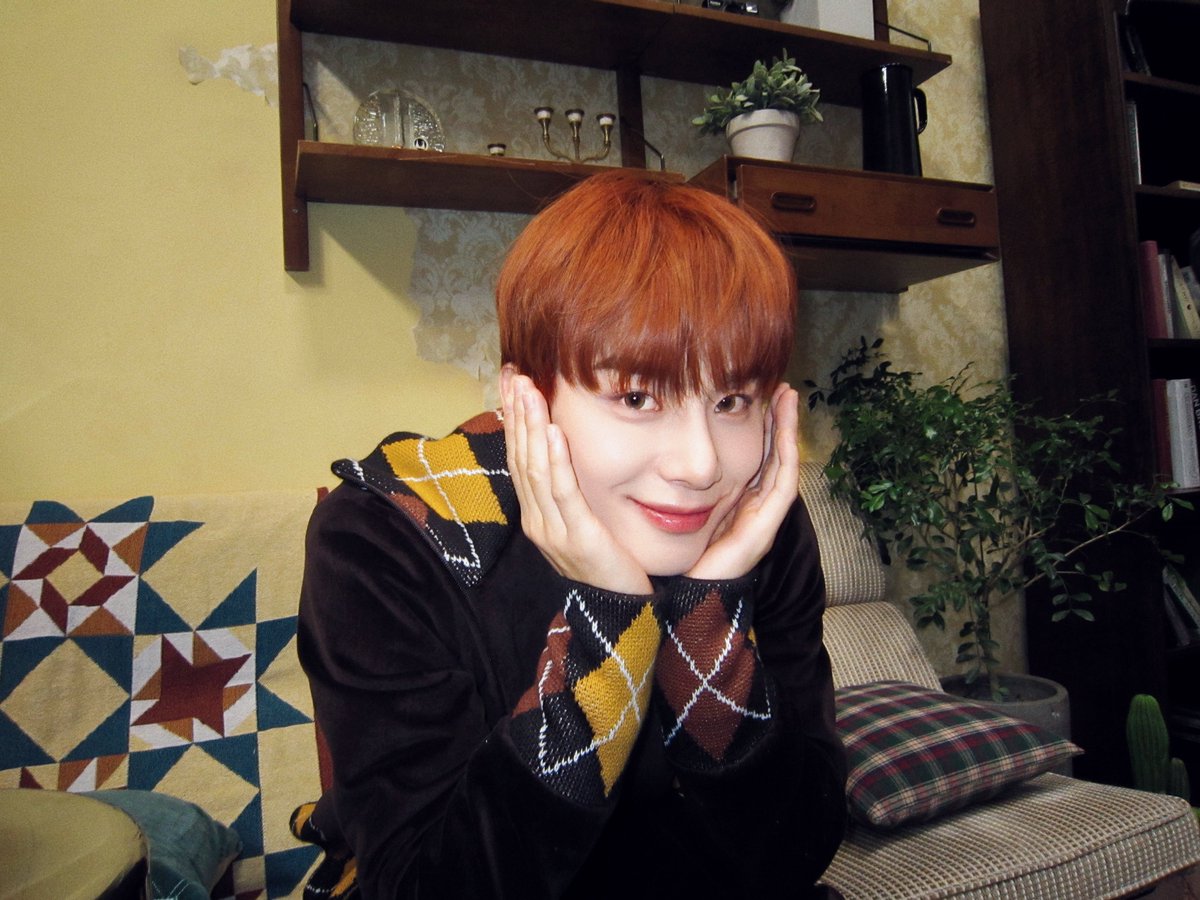 NCTsmtown_127's tweet photo. 🏡🐶🛋️

#JUNGWOO
#NCT127 #BeThereForMe
#NCT127_BeThereForMe https://t.co/a2StHAJ8Ep