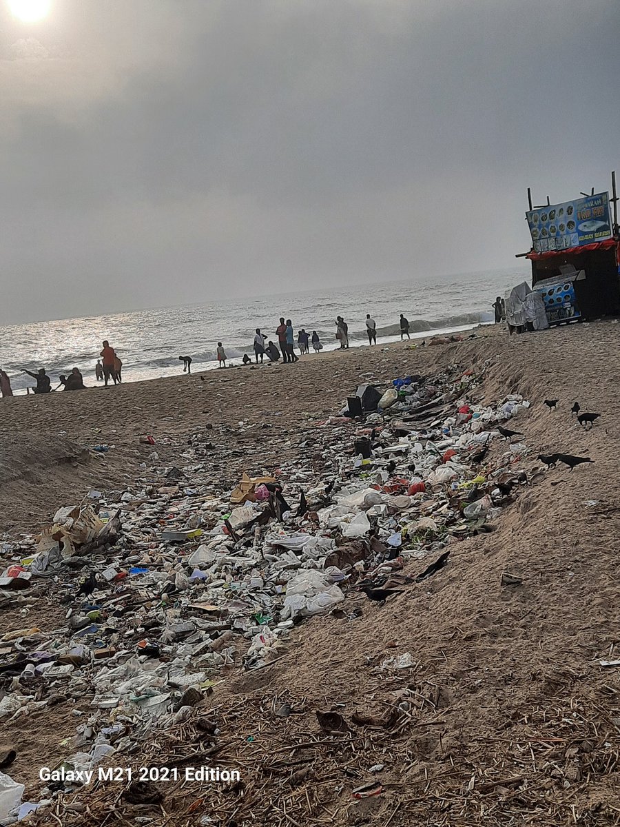 gprahu76's tweet photo. Chennai besant nagar Beach  unless the people who litter on the beach are strictly prosecuted. We can not save this. Ine who through garbage like this are themself garbage only. @chennaicorp https://t.co/do9qeAvtHx