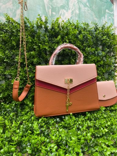 nana_alpha1's tweet photo. Casual 2 in 1 Handbag '05719 GHS 140.00
How to order
 
1. For Cash on Delivery in selected locations, send me your Name, Phone Number and Location
               
2. Or if you want to make payment now, use my payment link below: https://t.co/LFHFZEVAa3 https://t.co/hoeUfPBWof