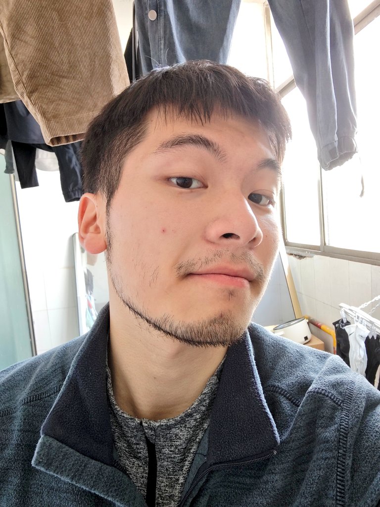 我是谁（退推版） tweet media