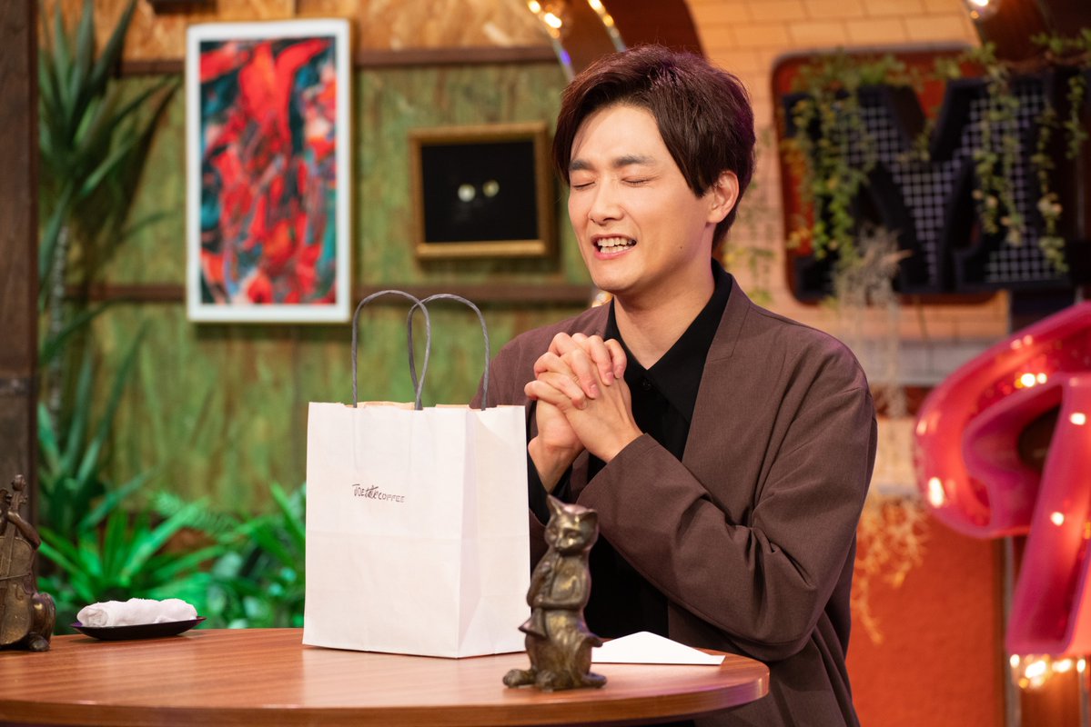 wow_yoshimu's tweet photo. ／ 

🎁 #芳雄のスー🎁最新回 
明日22:00公開 

＼ 

ゲストからいただいたお土産を紹介する
 WOWOWオンデマンド限定 
ミニ番組〖 #芳雄のスー〗🌷 

今回は #木村達成 さんからいただいた
 スーをご紹介😉 

⏩https://t.co/Tahh7HZeK1 https://t.co/DcYGPnDs5w