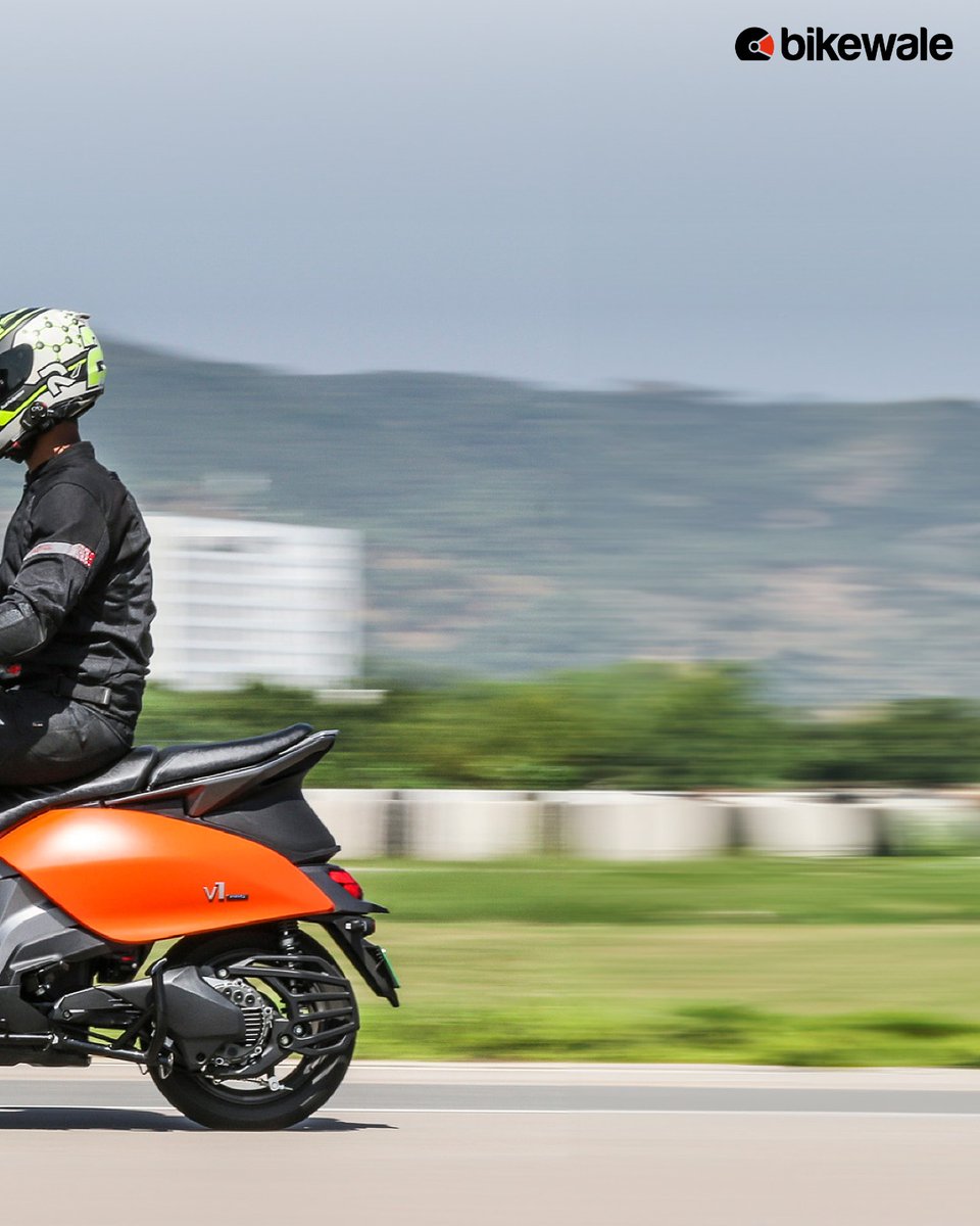 BikeWale's tweet photo. #VidaV1Pro is a feature-loaded #electricscooter that also churns out good performance. It is also easy to use handle around corners. This #escooter is priced at ₹1.25 lakh (ex-showroom-Delhi). Will you consider this electric scooter?

#BWPhotos #VidaV1 #Pro #Vidaelectricscooter https://t.co/DUweDW8ghw