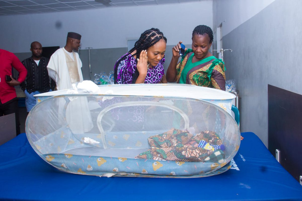 drpatrickumoh's tweet photo. Yesterday, December 25th, my lovely wife and I had the privilege of commemorating the birth of Christ by visiting the General Hospital, Ikot Ekpene, where we shared the joy of Christmas with children born on this special day and others who were admitted for various reasons. https://t.co/EEKTYIEoMy