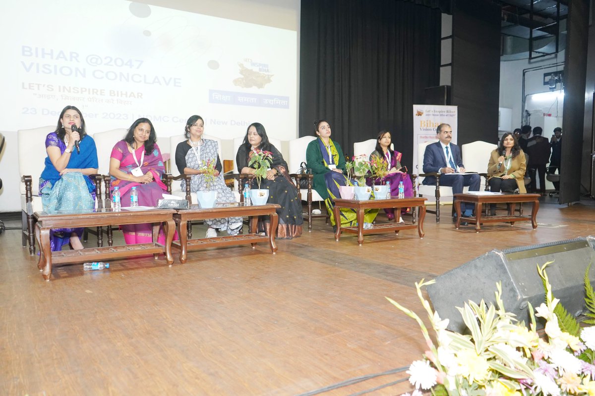 Imjyoti5's tweet photo. Delighted and honoured to be in a discussion of diverse perspectives on #DevelopmentofWomenEntrepreneurship with esteemed panelists, headed by Mr. @vikasvaibhavips  and brilliantly moderated by Ms. Priyanka Jha 
At #Bihar@2047 #VisionConclave #NDMC #NewDelhi 
@mohan_jha1 https://t.co/2cwFfbJOu6