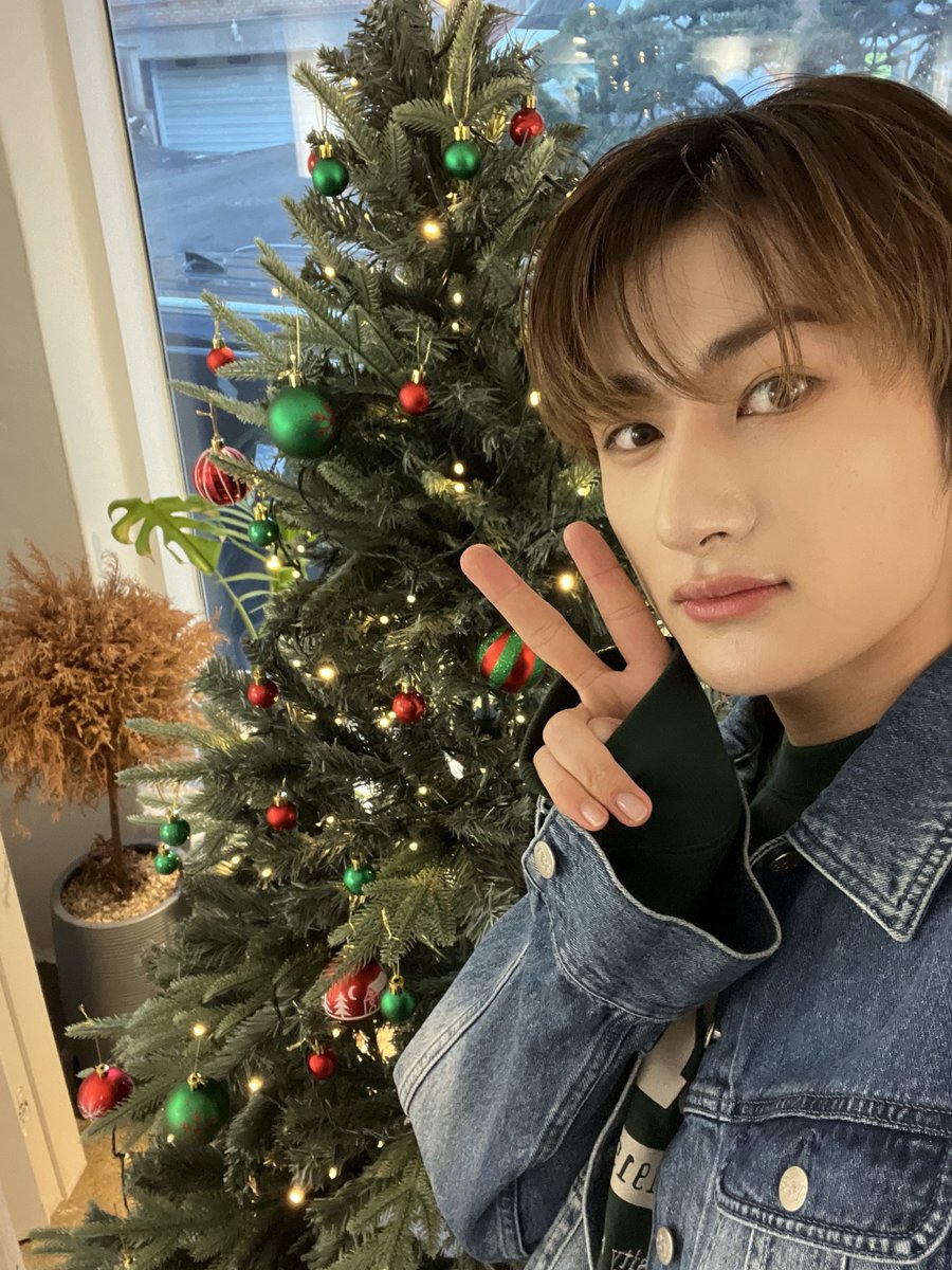 TOZ_YYent's tweet photo. [#HART]

someone wrote my name on their wish list, here’s your present from Santa 🎅 
Kudos to you for being on the nice list 🤗🤗💕✨👏

#TOZ #ハルト https://t.co/lAp0BteL2O