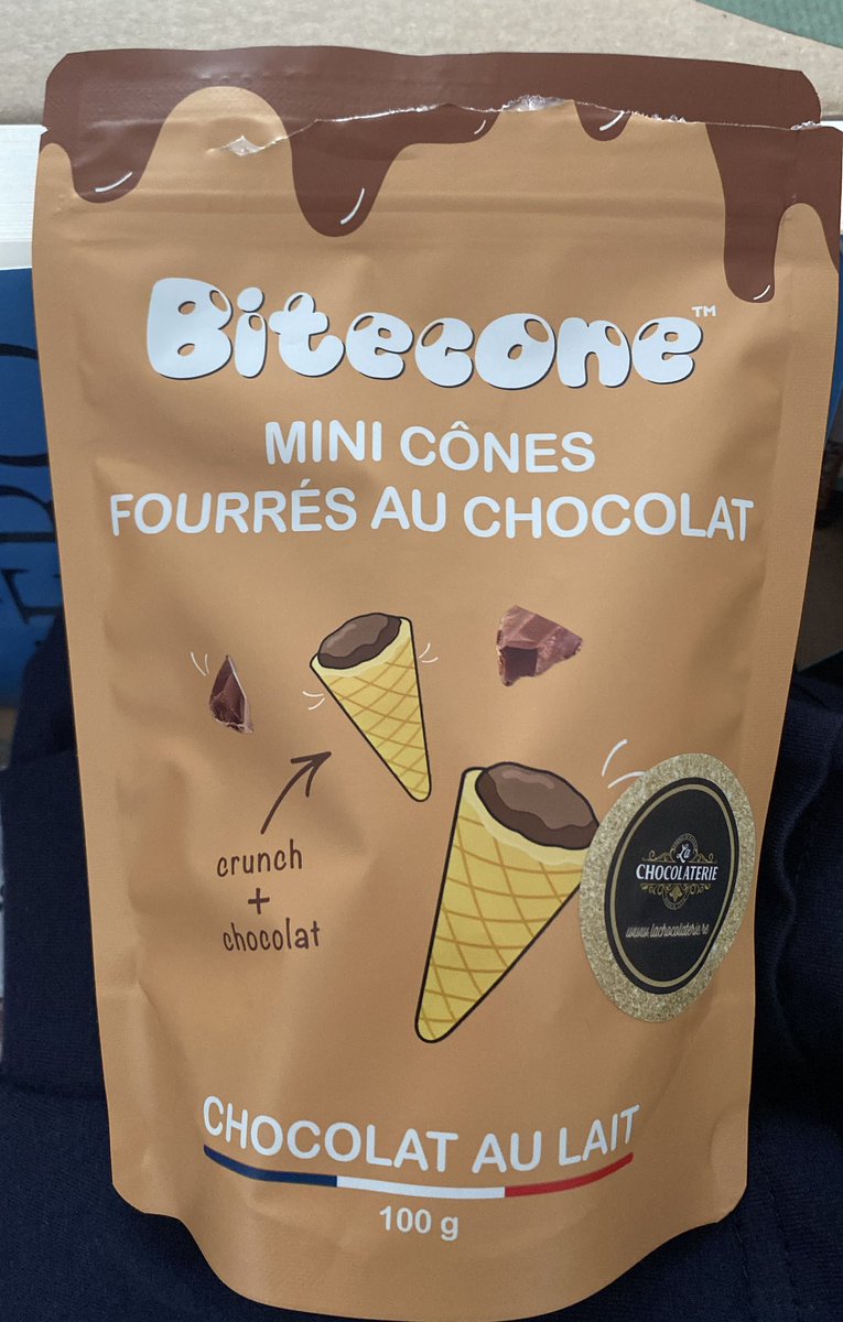 _lmpaul's tweet image. Pas eu de débat sur les cryptos au réveillon de Noël… par contre ma copine m’a offert des « Bitcoin » 😭

10/10 pour l’effort 🥹