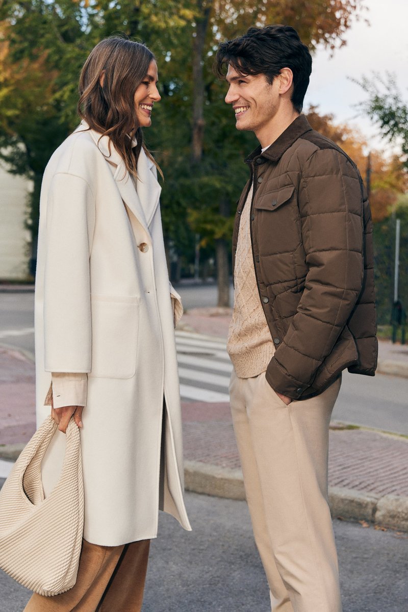Explora la elegancia atemporal del blanco como pieza clave en el look de mujer y el marrón en el de hombre, ambos combinados con tonos arena. ¡Nos encanta! 🫶🏻

#Cortefiel