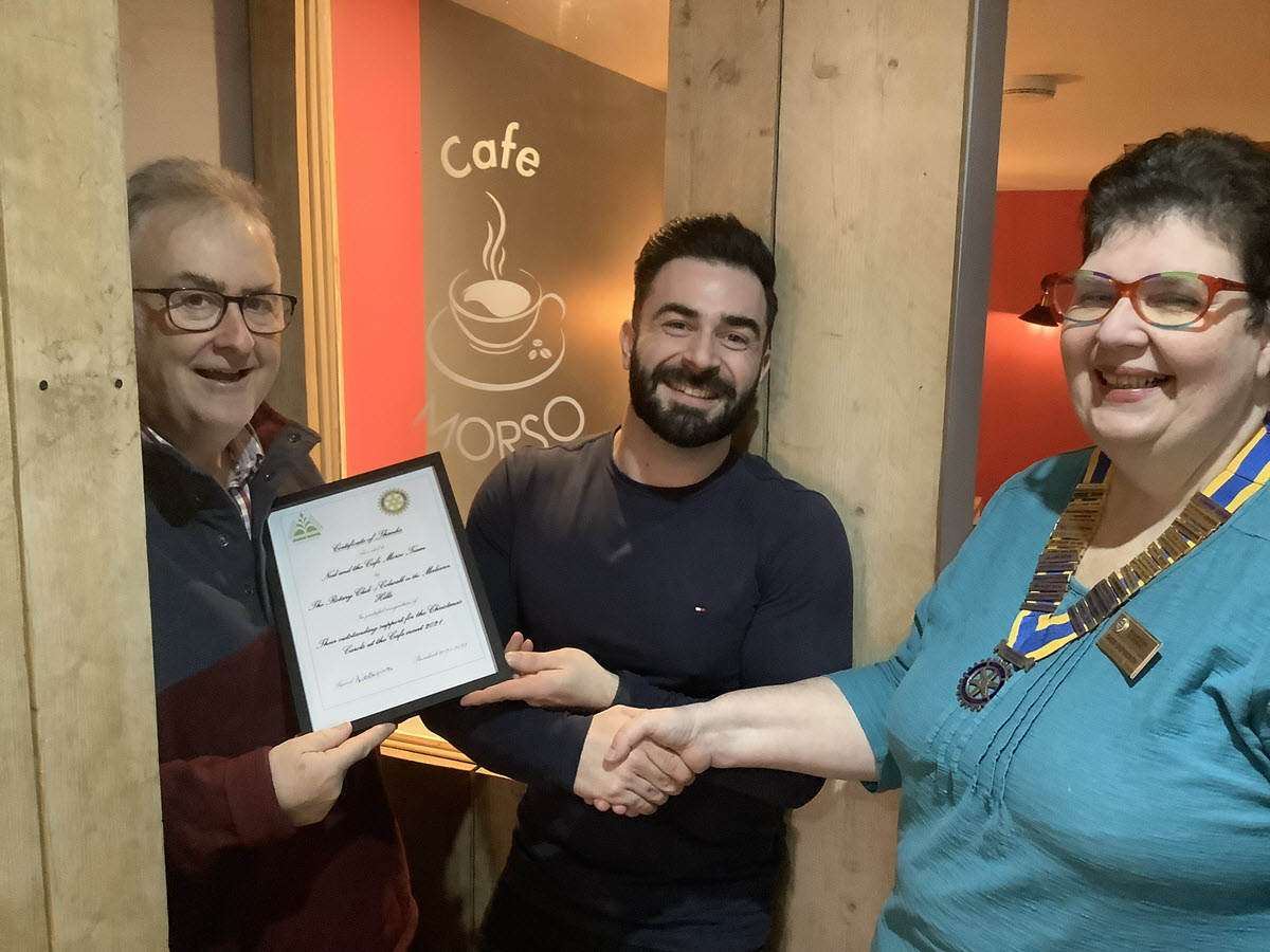 Colwall_Rotary's tweet image. Café Morso Team awarded Certificate of Thanks: Colwall Rotary President Sadie Skipworth presents the Cafe Morso team Neil &amp;amp; Jay Rance with a certificate of thanks in recognition of their amazing support for community events. A Carols at the café ... dlvr.it/T0c3m5
