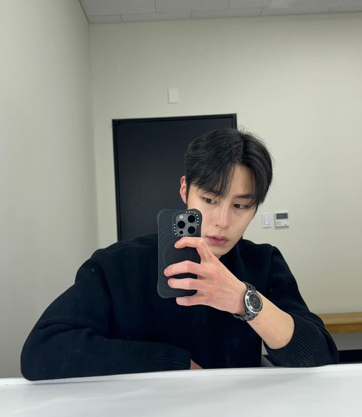 _jxxwxxk's tweet photo. 231226 ﾟ인스타 #이재욱 https://t.co/PIg8l8fmX9